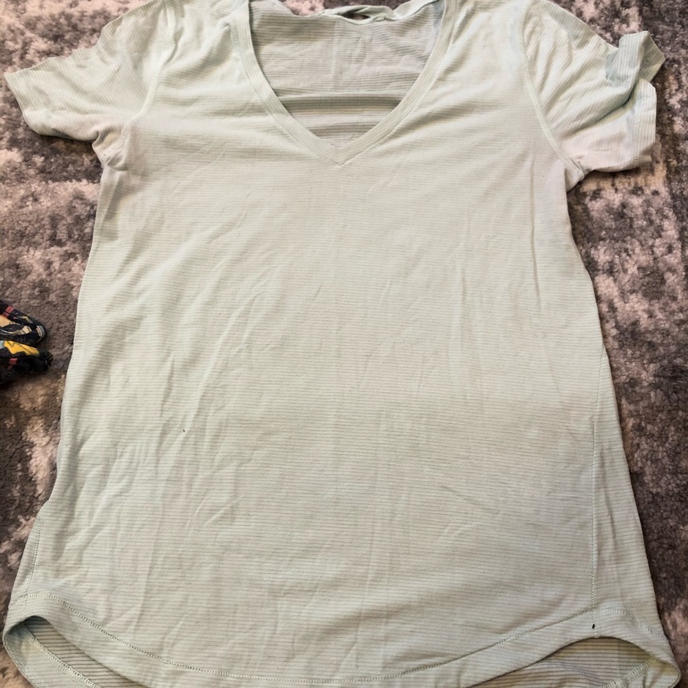 Lululemon tee